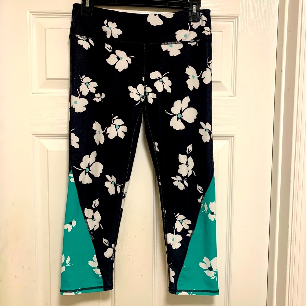Fabletics Cropped Black Floral Workout Leggings-S